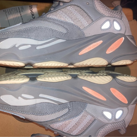 Yeezy sneakers - Picture 4 of 6